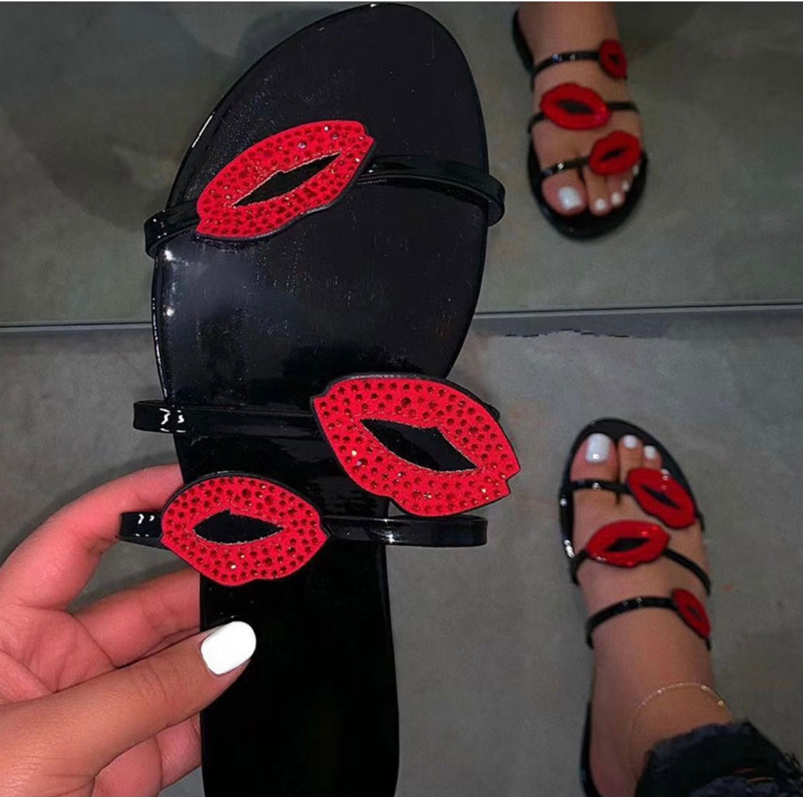 Glamour Kiss Me Slides