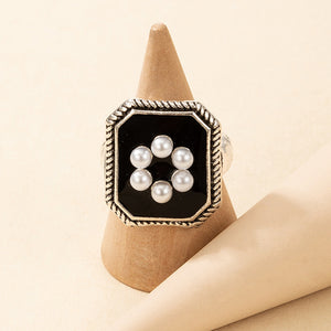 Prima Pearl Ring