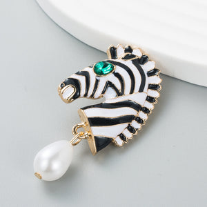 Zebre Brooch